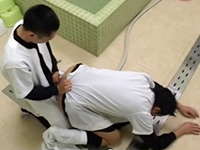 野球部BL動画!後輩の引き締まった尻にホースをぶち込んで腸内洗浄